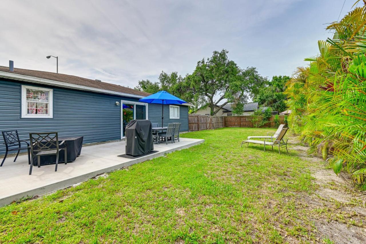 Dog-Friendly Home With Yard About 6 Miles To The Beach! Sarasota Exterior photo